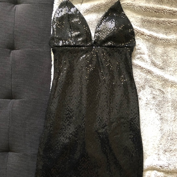 Black sequin dress - Picture 3 of 5